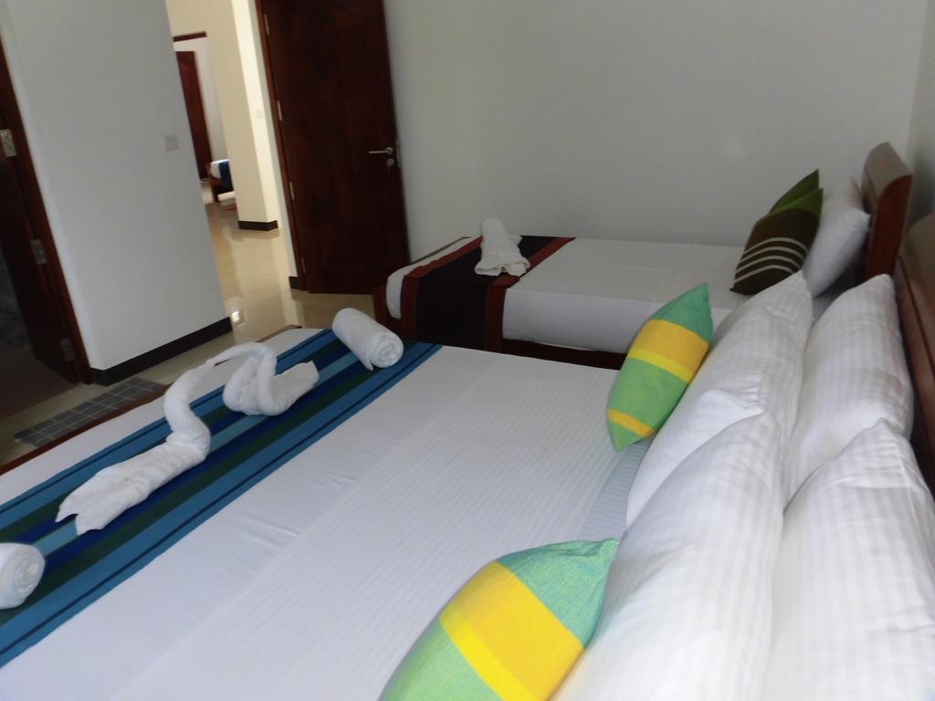 Pick & Go White House Bed & Breakfast Negombo Dış mekan fotoğraf