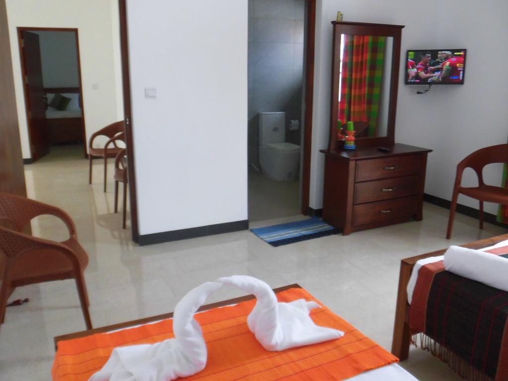 Pick & Go White House Bed & Breakfast Negombo Dış mekan fotoğraf